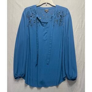 Torrid blue blouse featuring intricate cutout embroidery sz 2 boho casual